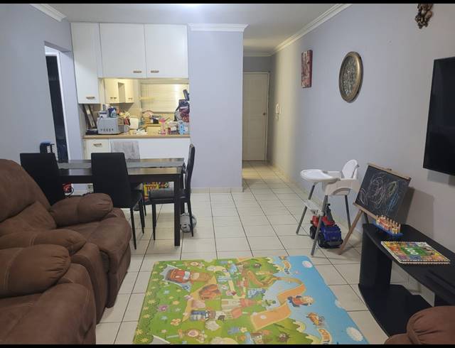 2 BEDROOM APARTMENT TO LET IN ESSENWOOD